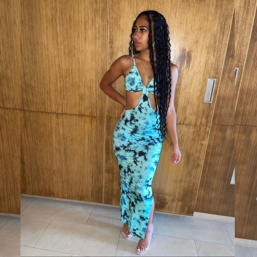 Turquoise/Navy Blue Cut out Maxi Dress Pretty Little Thing PLT